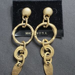 Estate - Gold Tone - Designer Elizabeth Anne Earrings - Item 300
